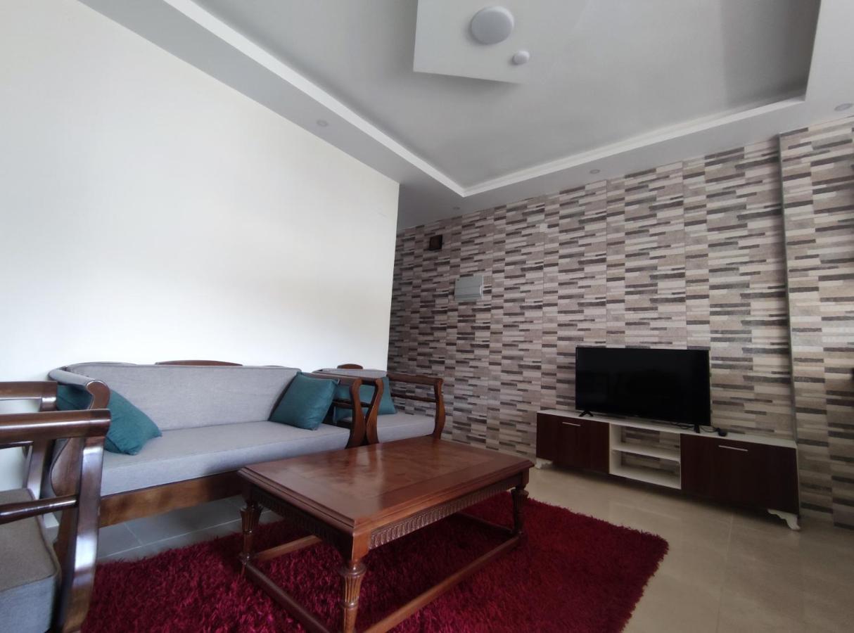 Red Rose City Apartment Wadi Musa Bagian luar foto